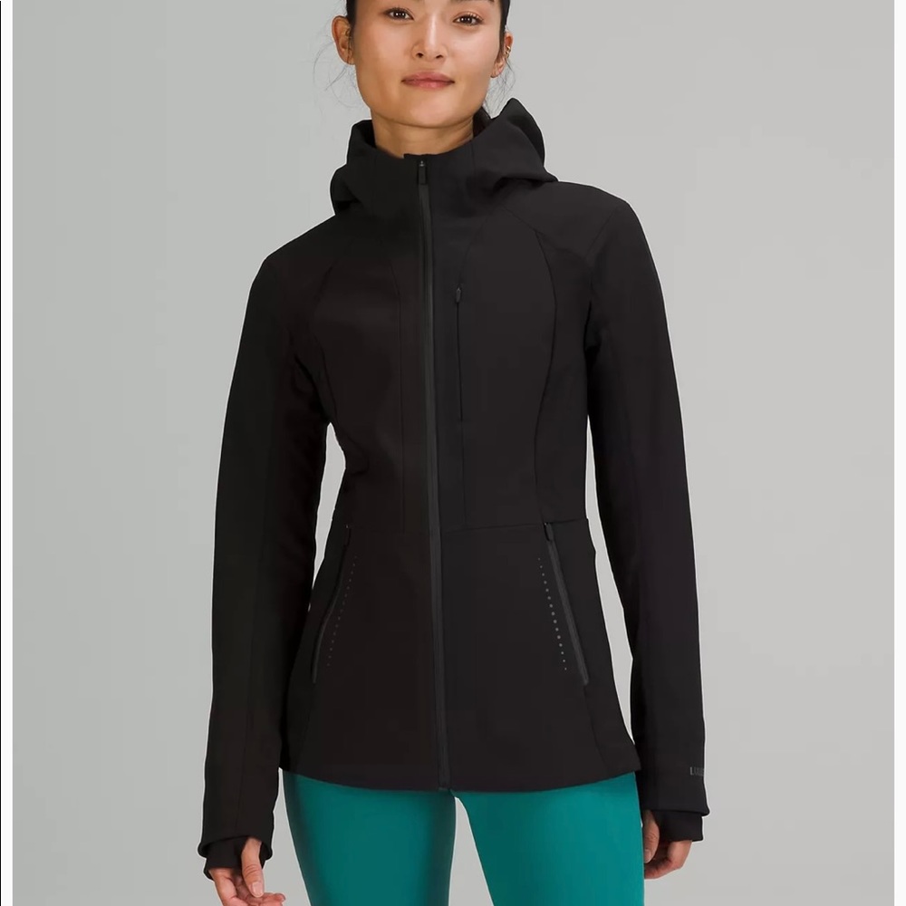 NWT Lululemon Black Cross Chill Jacket RepelShell size 6